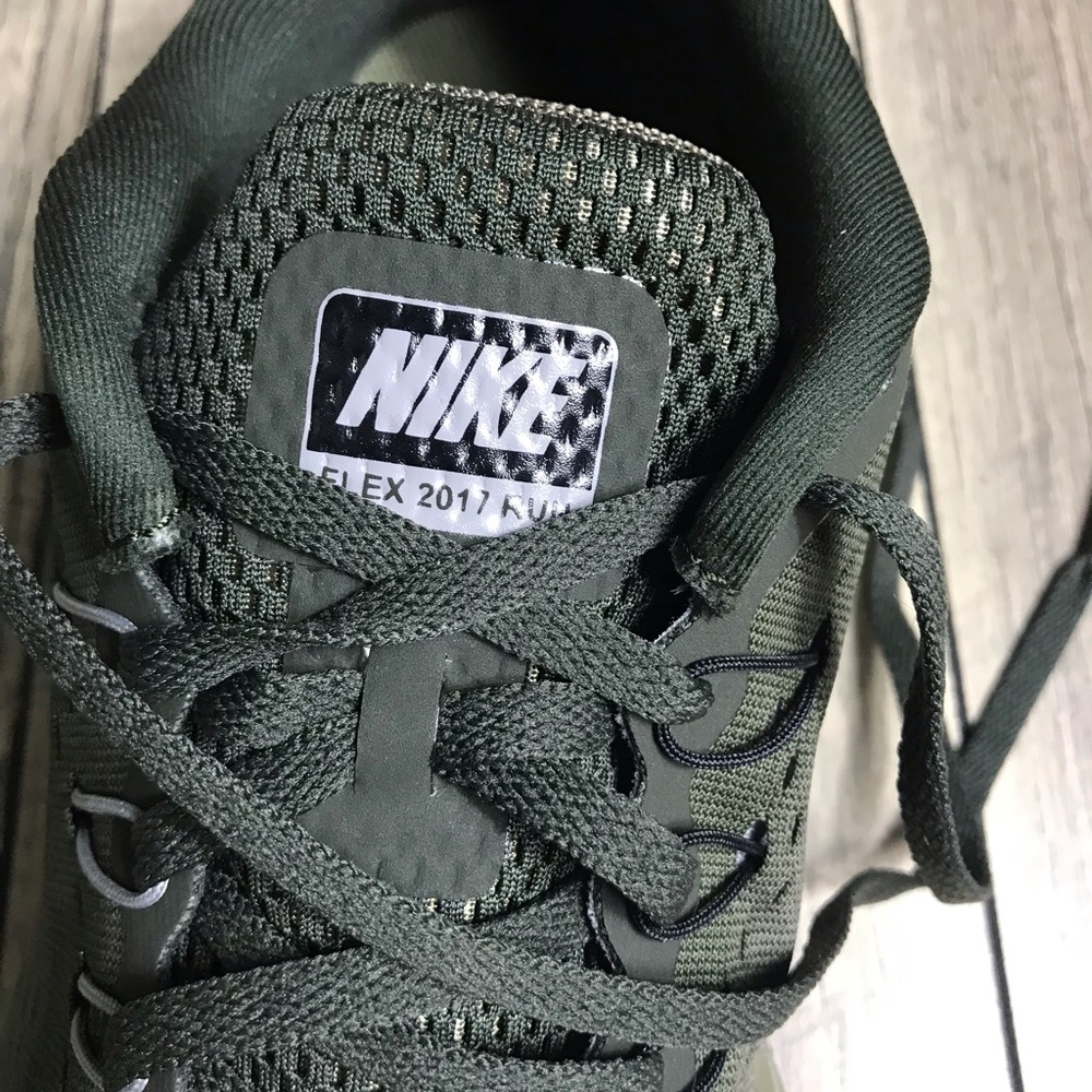 NWT Nike Flex 2017 RN Sequoia M AUTHENTIC - Picture 7 of 8